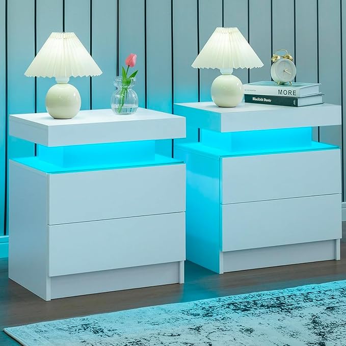 Set of 2 white nightstands